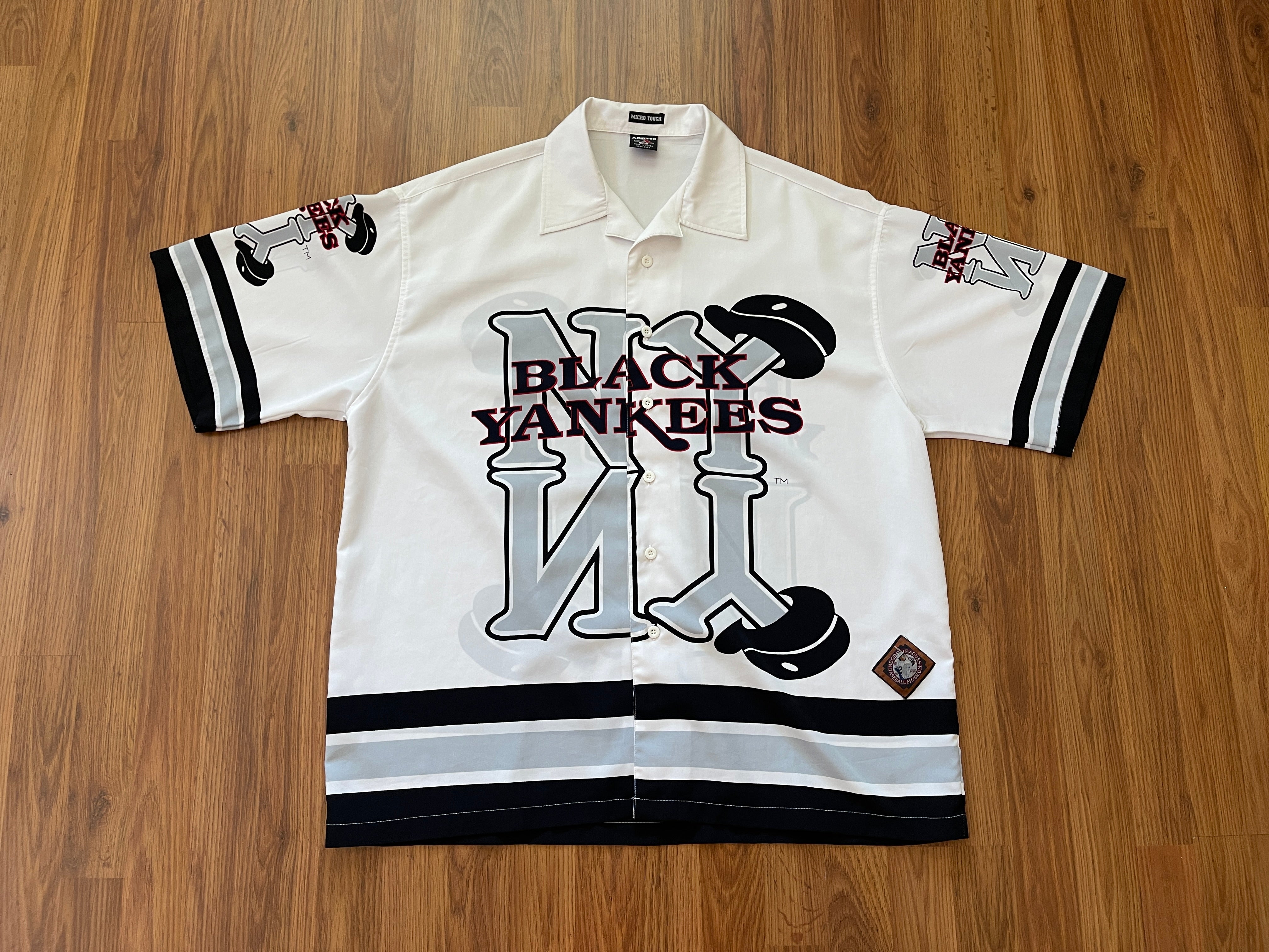 Women's Stitches Black New York Black Yankees Negro League Logo T-Shirt, Size: Small
