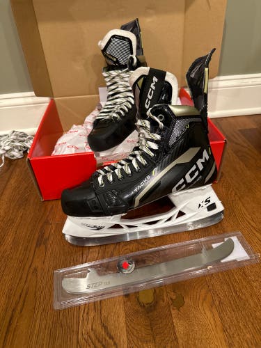 CCM AS-V  Size 10 - (2) pair of Step Steel