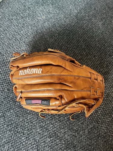 Nokona BM-76 Baseball Glove