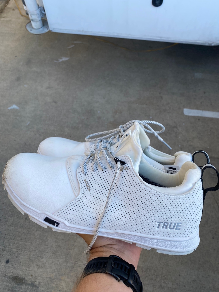White Men's Size 10 (Women's 11) True Golf Shoes