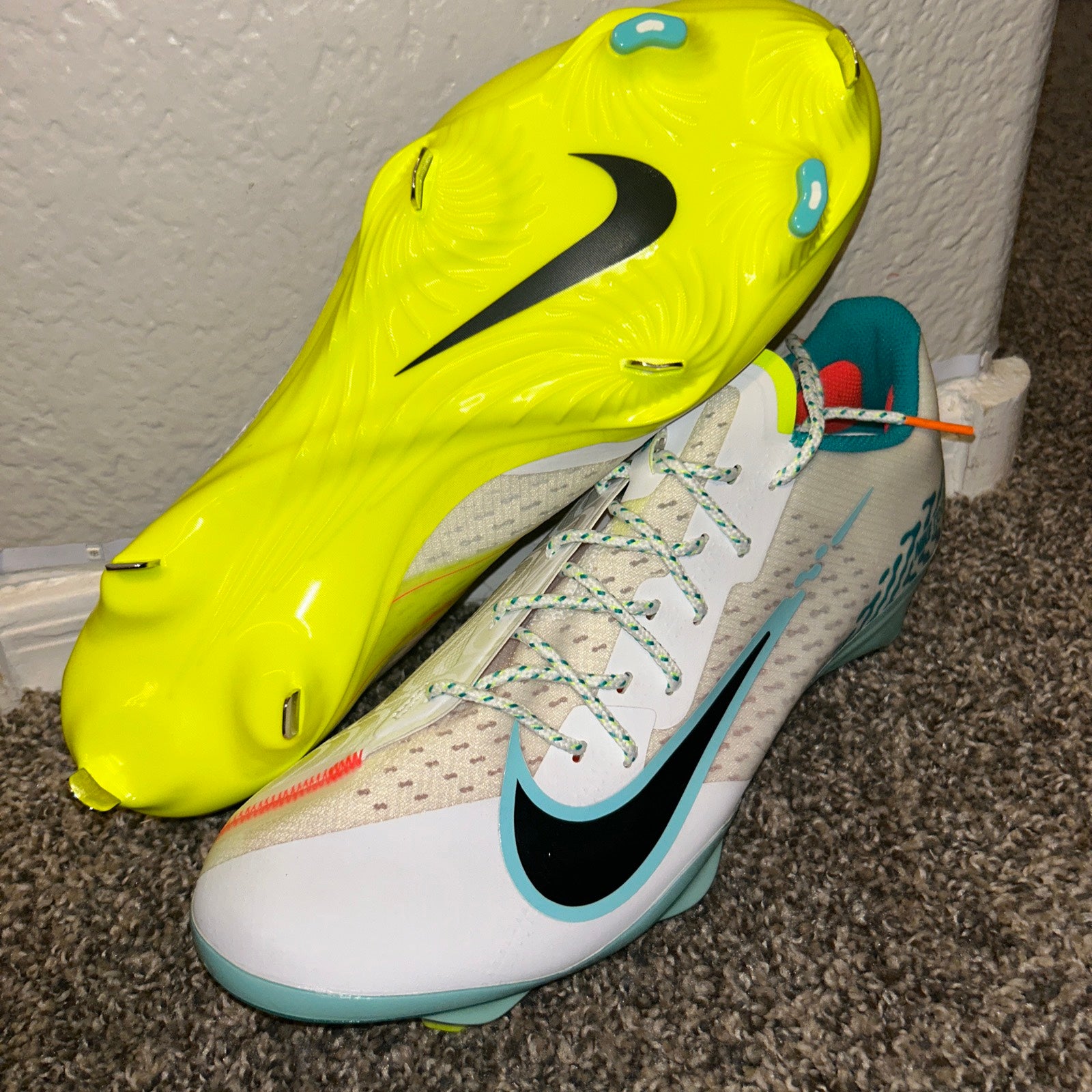BNWT Nike Vapor Ultrafly Baseball cleats metal. Size 13 Nike React Vapor Ultrafly Elite 4 Baseball Cleat in White  main image 3