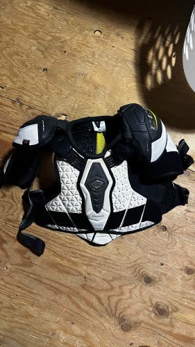 CCM Super Tacks Ultra Medium Shoulder Pads