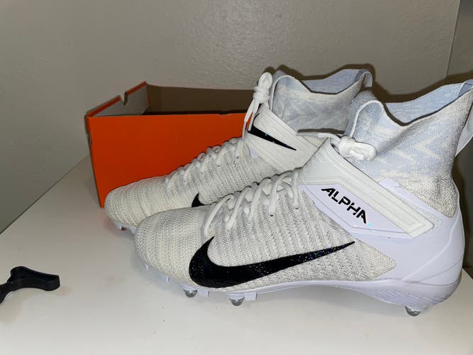 Nike Alpha Menace Elite 2 Flyknit White Football Cleats Mens Sz 11 CI1530-100