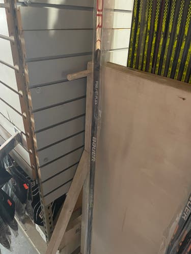 Senior New Right Handed Bauer Vapor Hyperlite Hockey Stick P92 87 Flex *2 pack Special*