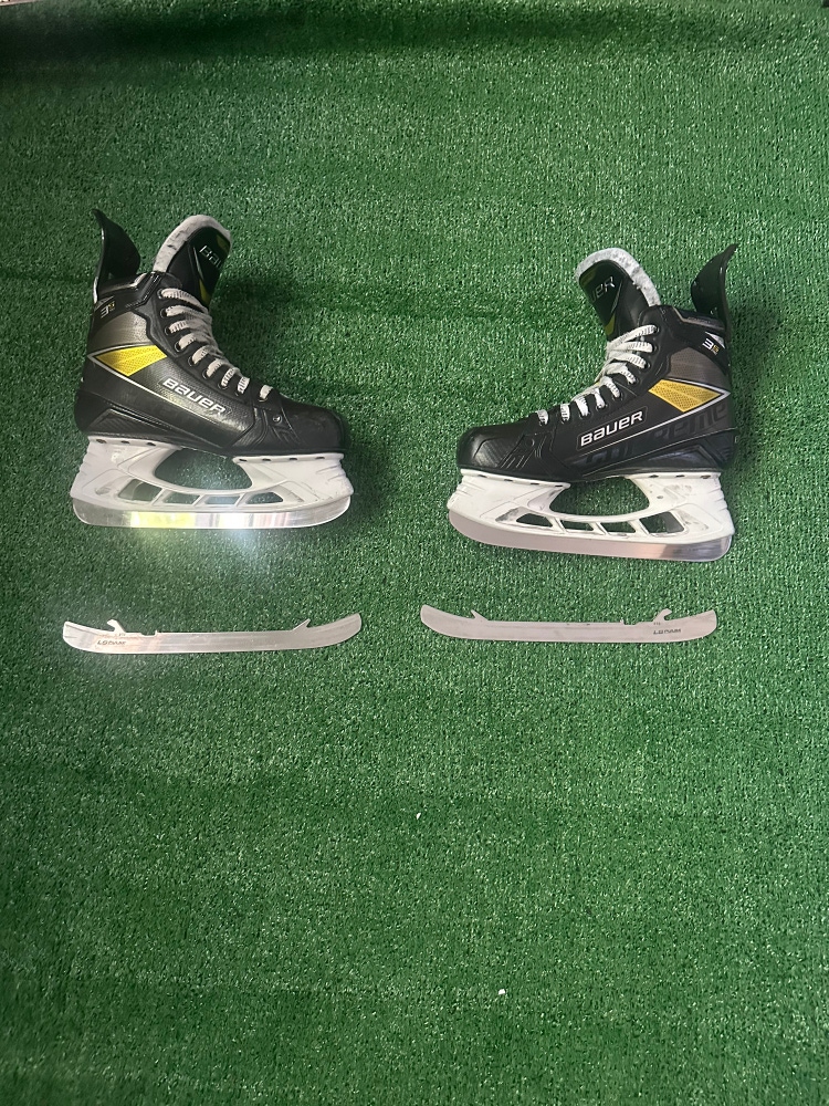 Used Bauer   Size 8 Supreme 3S Pro Hockey Skates