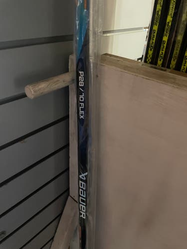 Senior New Right Handed Bauer Nexus Sync Hockey Stick P28 70 Flex