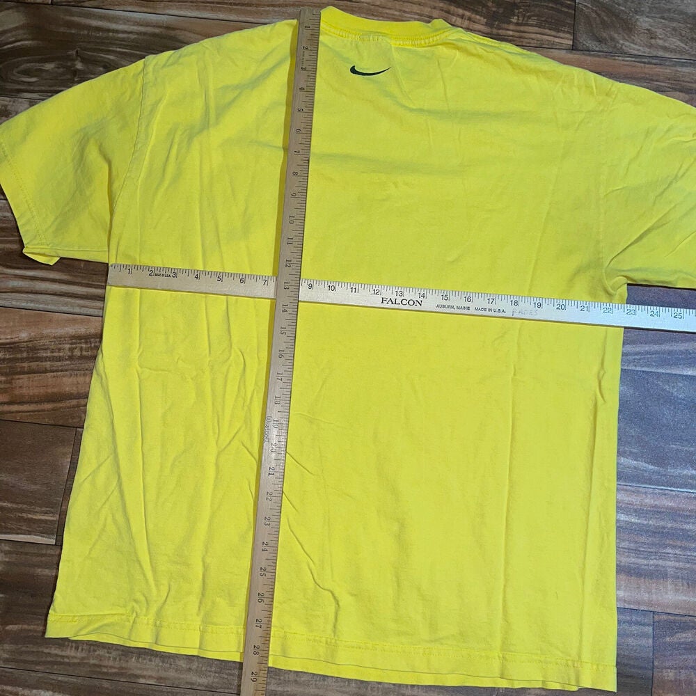 NIKE KOBE Centre Swoosh Yellow & Black Spell Out Tee (XL