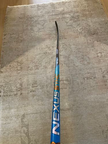 2 Senior Right Handed P88 Nexus Sync Hockey Stick