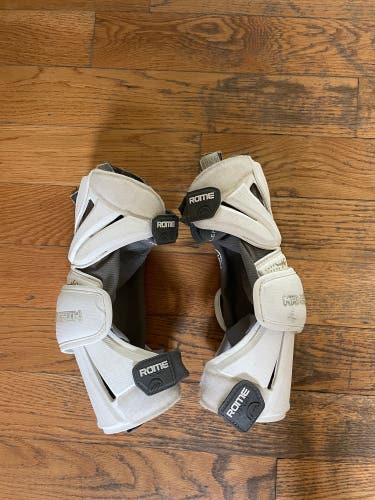 Used Large Maverik Rome Arm Pads
