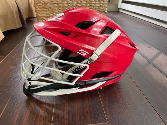 Red Cascade Adult S helmet