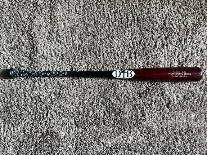 Dove Tail Bat (-3) 30 oz 33" CU26 Bat