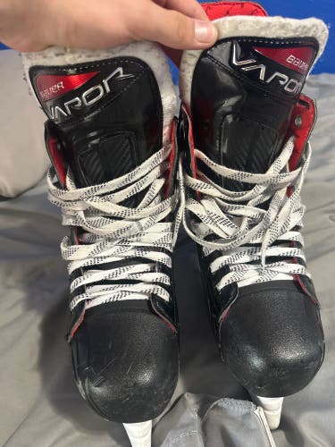 Used Bauer Regular Width Size 7 Vapor X3.7 Hockey Skates