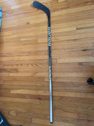 New Intermediate Bauer Left Hand Vapor Hyperlite Hockey Stick P92