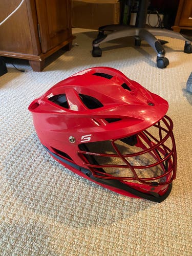 New Player's Cascade R Helmet