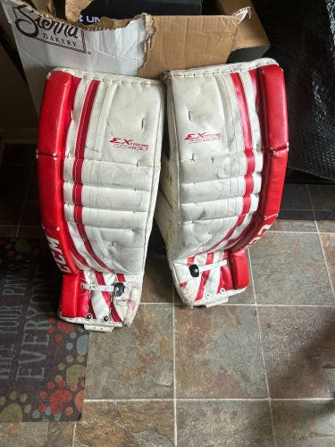 34" CCM Extreme Flex 400 Goalie Leg Pads