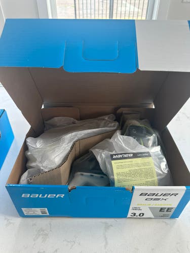 New Bauer Extra Wide Width  Size 3 GSX Hockey Goalie Skates