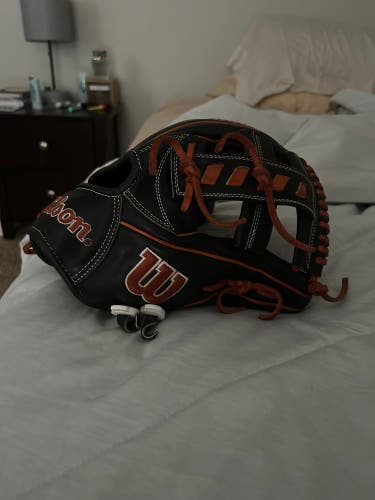 Infield 11.5" A2000 Baseball Glove