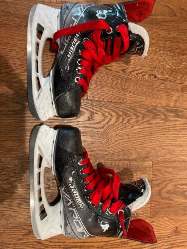 Used Bauer Regular Width Size 4 Vapor X3.7 Hockey Skates