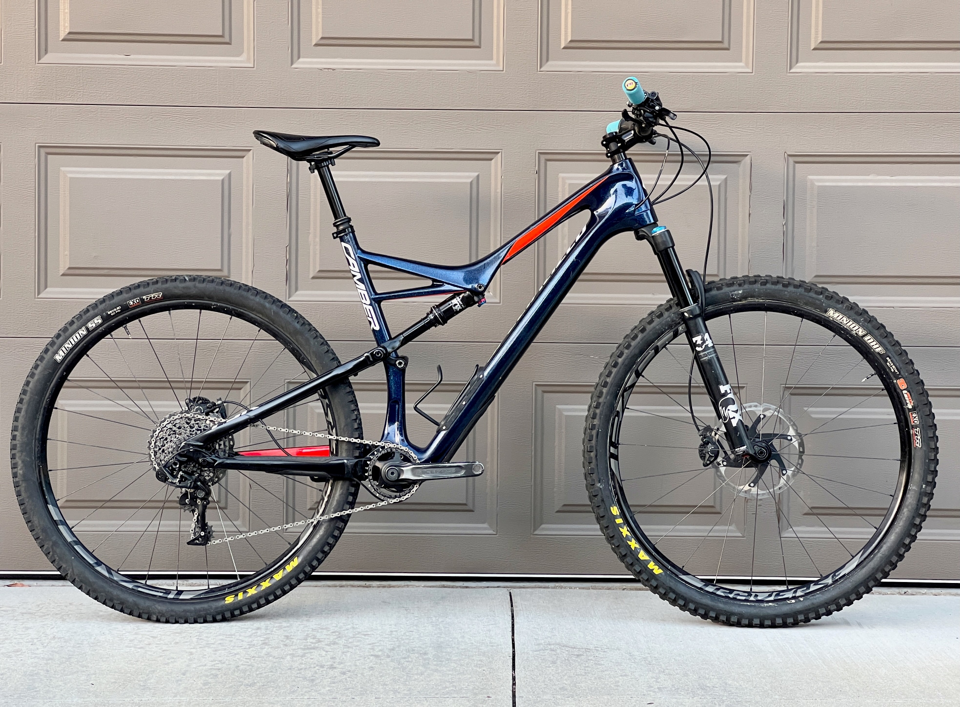 2017 Specialized Camber Expert 29 Carbon XL Full Suspension Trail Mountain Bike