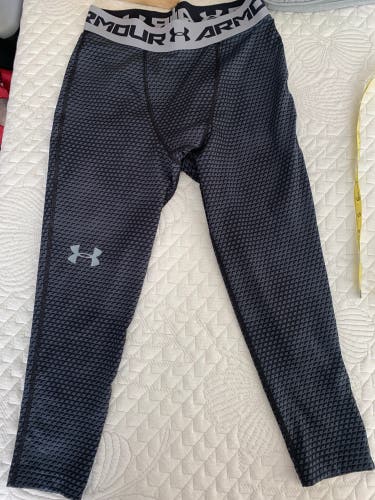 Boys Medium Under armor Gray compression pants For Cold Workouts