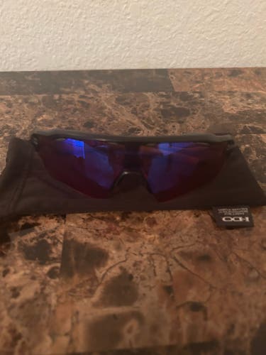 Used Small Oakley Radar Sunglasses