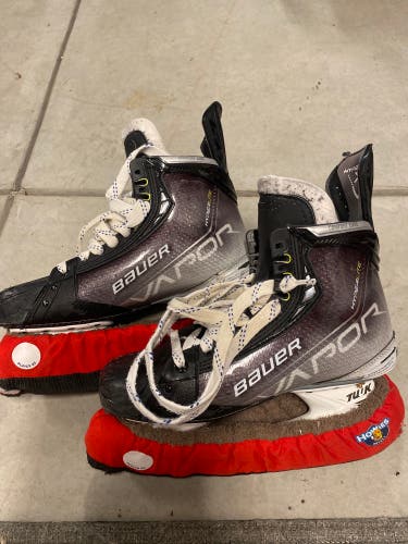Used Bauer Size 9.5 Vapor Hyperlite Hockey Skates