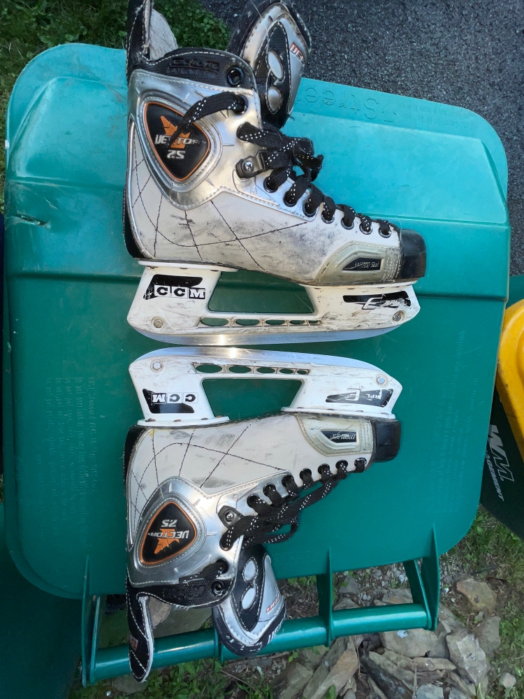 Used Nike Flexlite 10 Senior 7.5 Ice Hockey Skates
