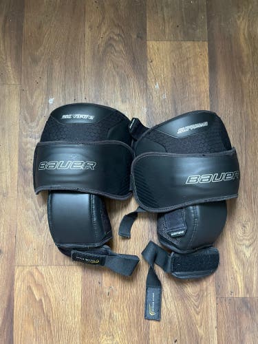 Bauer supreme knee pads