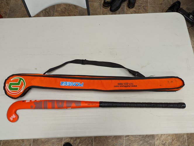 Malik Zaidi Indoor Painted Wood 38" Field Hockey Stick with bag