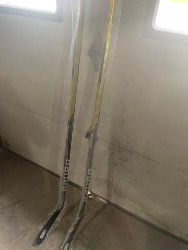 Senior New Right Handed Bauer Supreme UltraSonic Hockey Stick P92 *2 Pack* Special