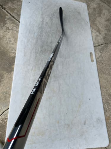 Intermediate Left Hand P92 Vapor Hyperlite Hockey Stick