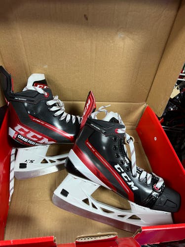 New Senior CCM Jetspeed XTRA SE Hockey Skates Regular Width Size 7