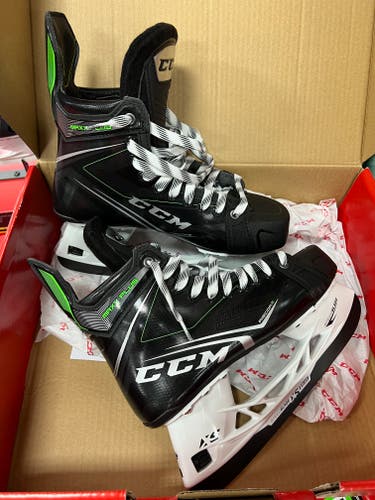 New Junior CCM Ribcor Maxx Plus Hockey Skates Regular Width Size 1