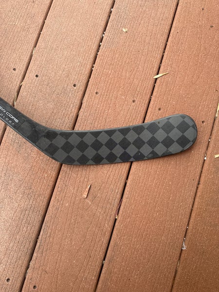 Senior Left Hand P29 Pro Stock Supreme 2S Pro Hockey Stick