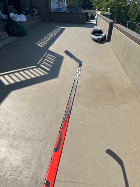 Senior Left Hand P92M Pro Stock Vapor Team Hockey Stick