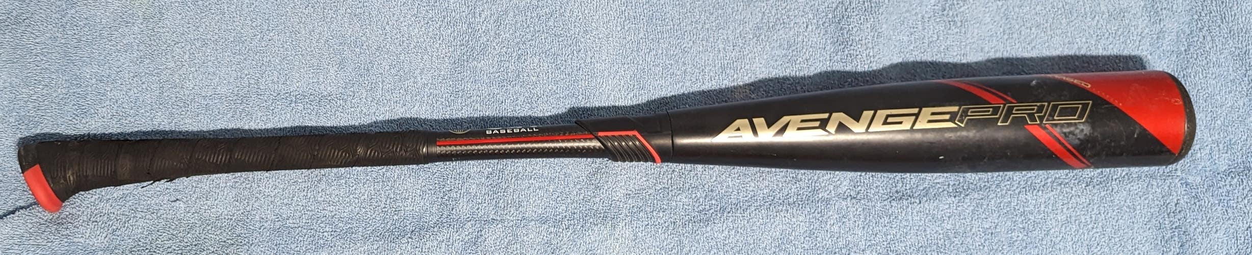 Used 2022 AXE Composite Avenge Pro Bat (-10) 21 oz 31"