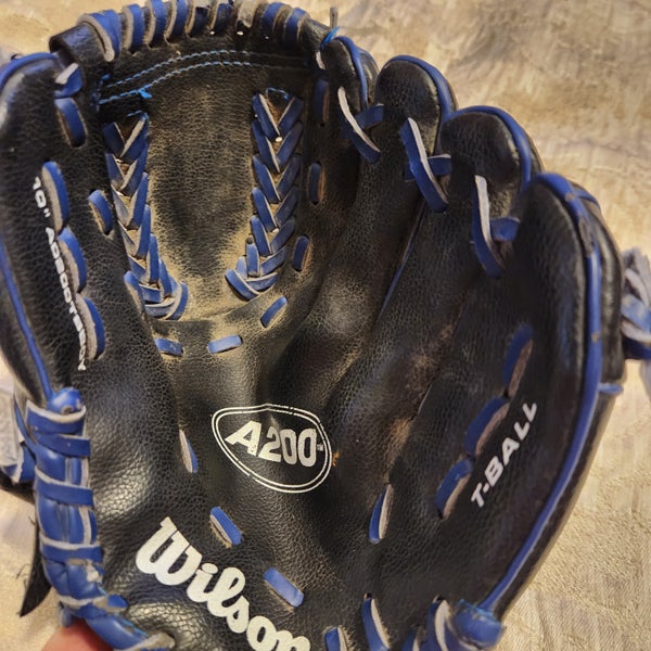 Wilson A0200 Chicago Cubs Baseball Gloves, 10