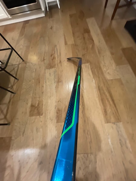 Junior Right Handed P92 Nexus Geo Hockey Stick