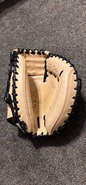 Used Right Hand Throw 33" Gg elite Catcher's Glove