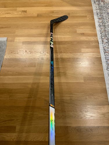 CCM JetSpeed FT6 Pro Hockey Stick - RH - P28 - 85 flex