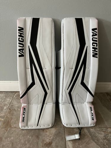 34" Vaughn SLR3 Pro Carbon Goalie Leg Pads