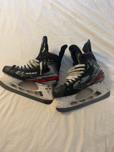 Pro Stock Bauer Vapor 2X Pro Hockey Skates Size 8.5