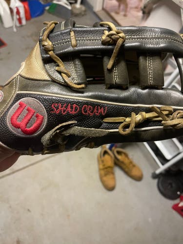 Used Outfield 12.75" A2000 Baseball Glove