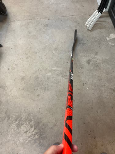 Senior Right Handed P92 Bauer Vapor FlyLite Hockey Stick