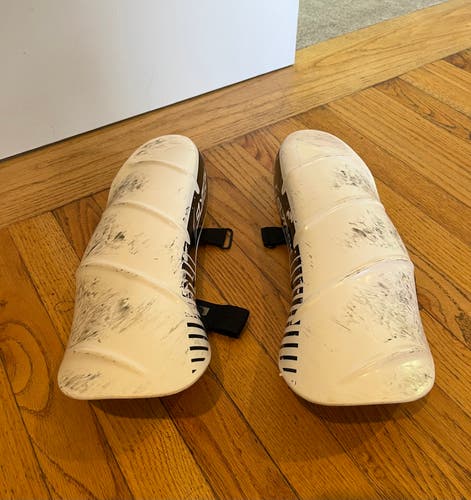 Used Medium Slytech Shin Guards White