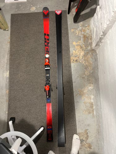New Rossignol Men's 2023 193 cm Racing Skis With Bindings Max Din 18