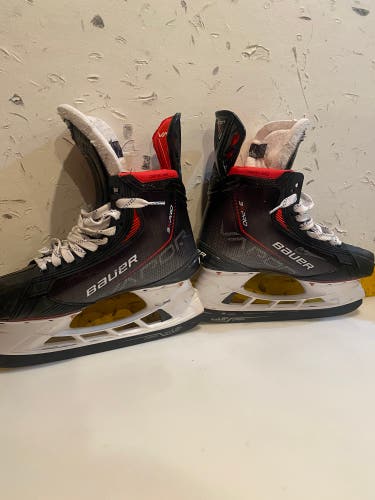 Mens Size 9.5 Vapor 3X Pro Hockey Skates