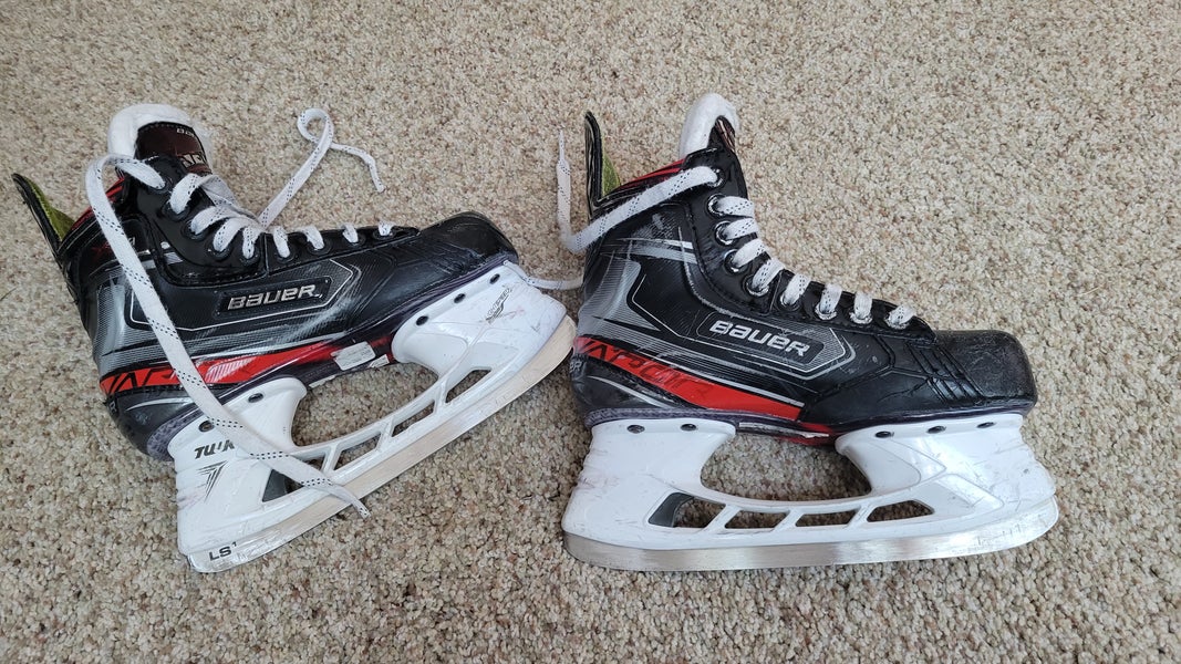 Junior Used Bauer Vapor X2.9 Hockey Skates Extra Wide Width Size 2.5