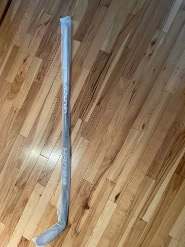 New Right Handed P28 Pro Stock Vapor Hyperlite Hockey Stick