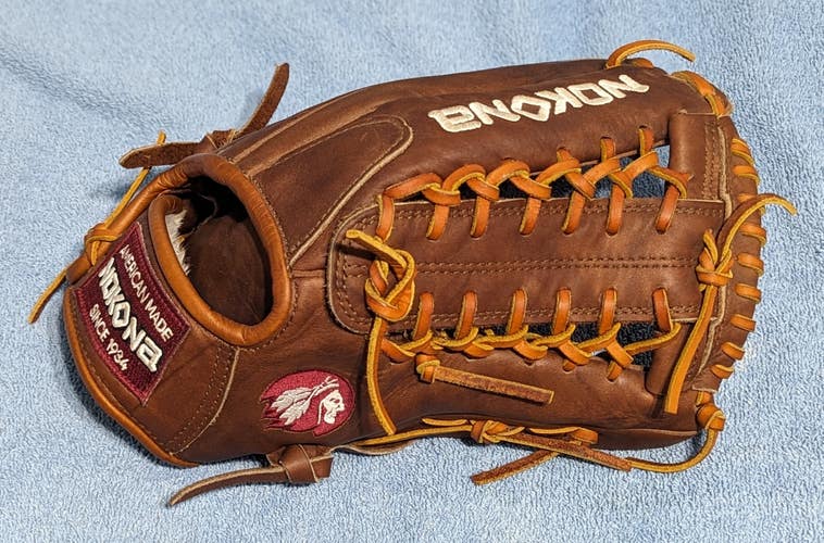 Used Nokona W-1275  Right Hand Throw Outfield Baseball Glove 12.75"